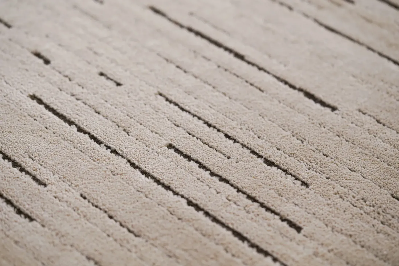 Custom rug Bamboo, close-up of brown stripes on beige