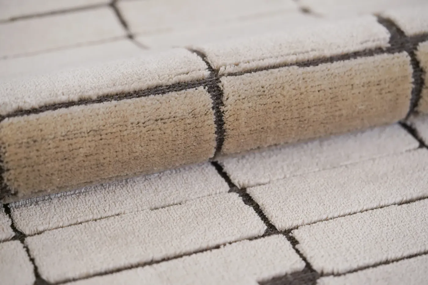 Custom rug Cinnamon, ecru with brown brick grid and ochre