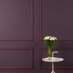 Wall moulding with curved classic profile and underside groove