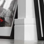 Low rounded skirting board Mist in matt light grey
