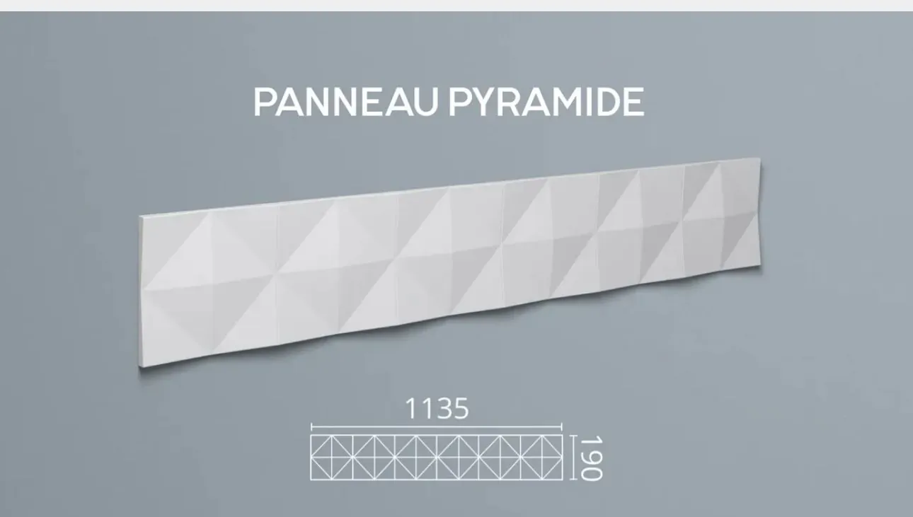 Wall moulding with pyramid facets, lapis blue, close-up of the relief