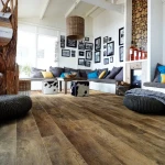 Vinyl flooring Tan, weathered dark brown oak planks