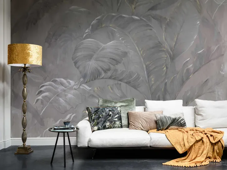 Wall mural Mercury with a large grey banana leaf
