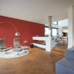 Wallpaper Misty Chilli, intense red with fine gold fibres
