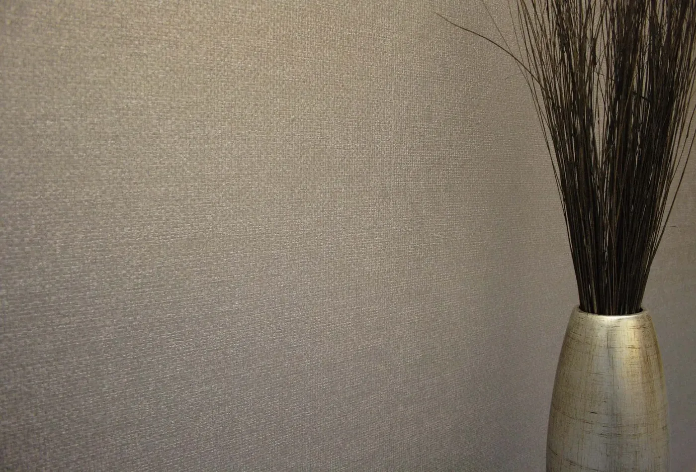 Wall vinyl Cumin, linen-effect finish in golden taupe